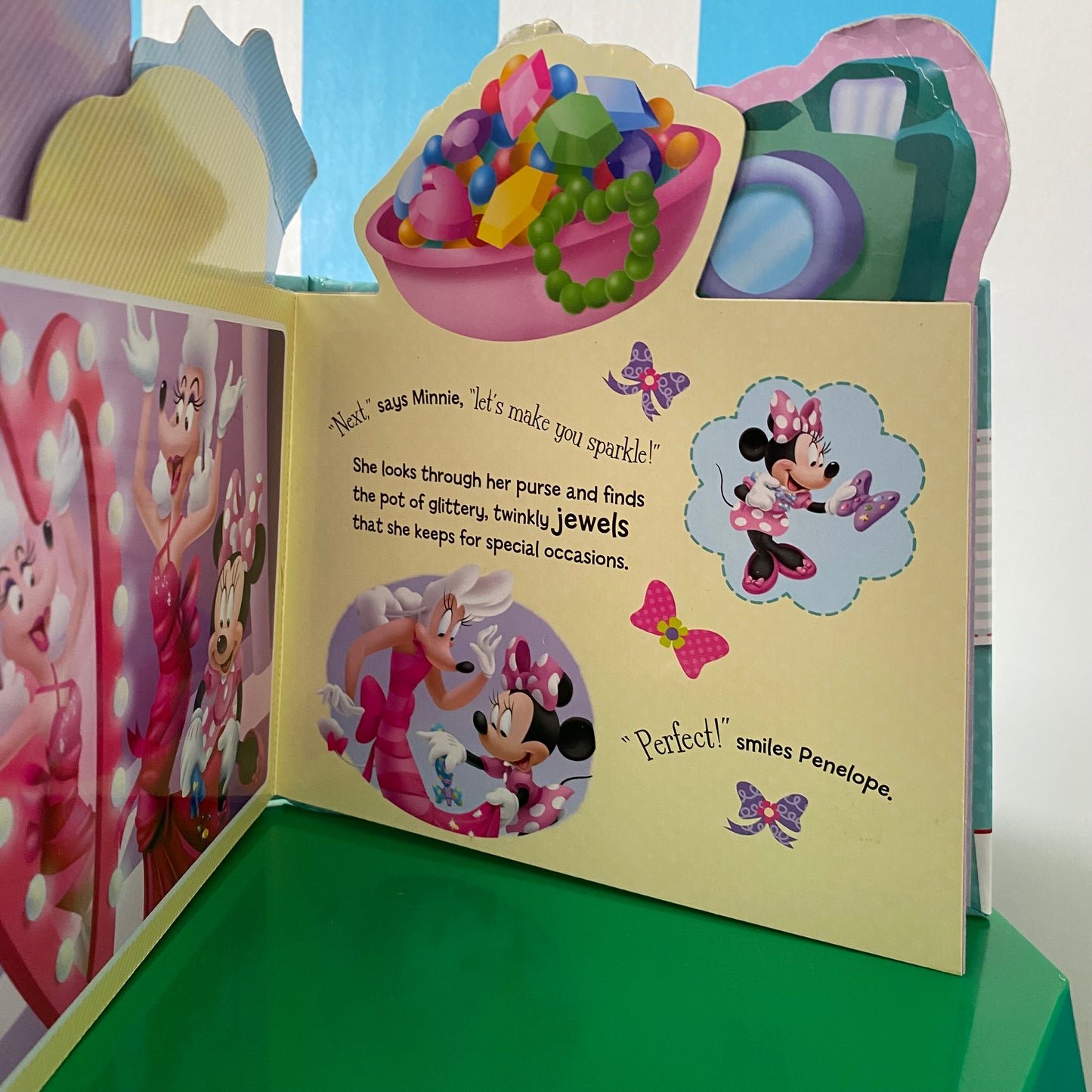 Disney Minnie Mouse My Purse Board Book