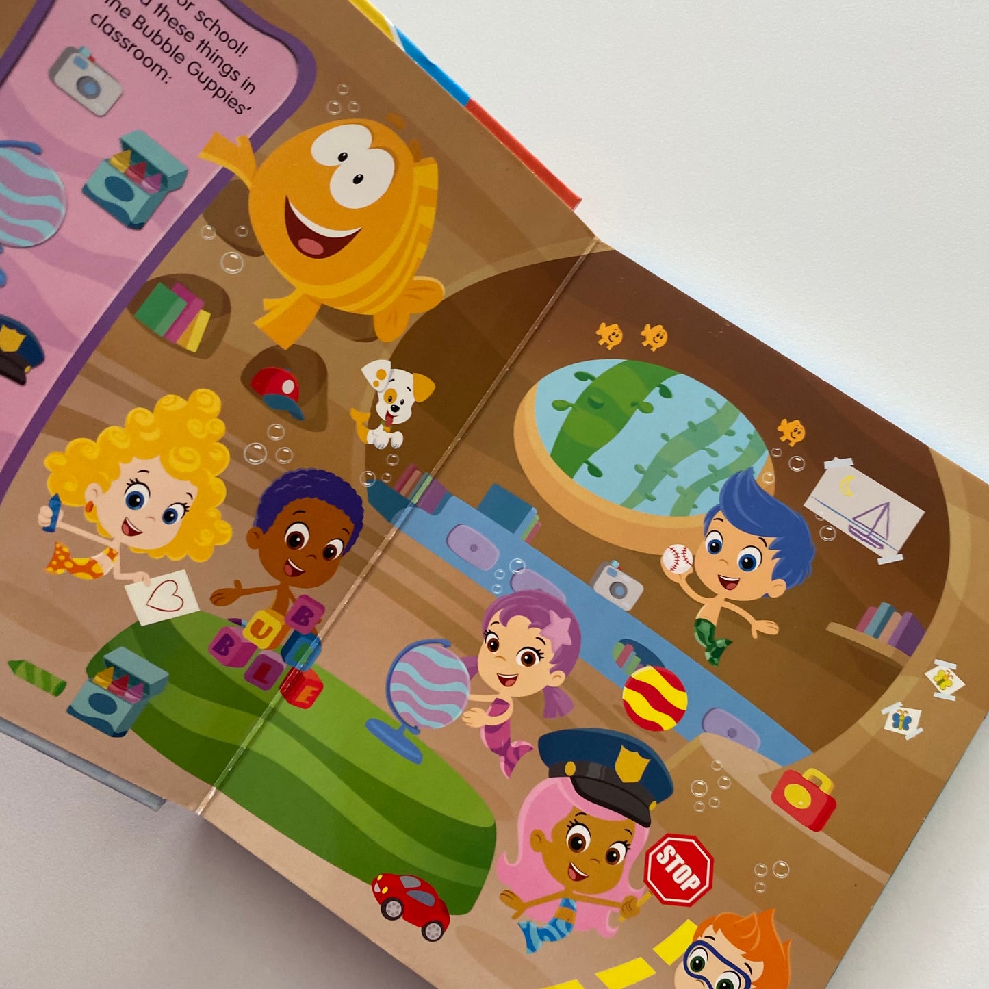 Little Look & Find Bubble Guppies Book