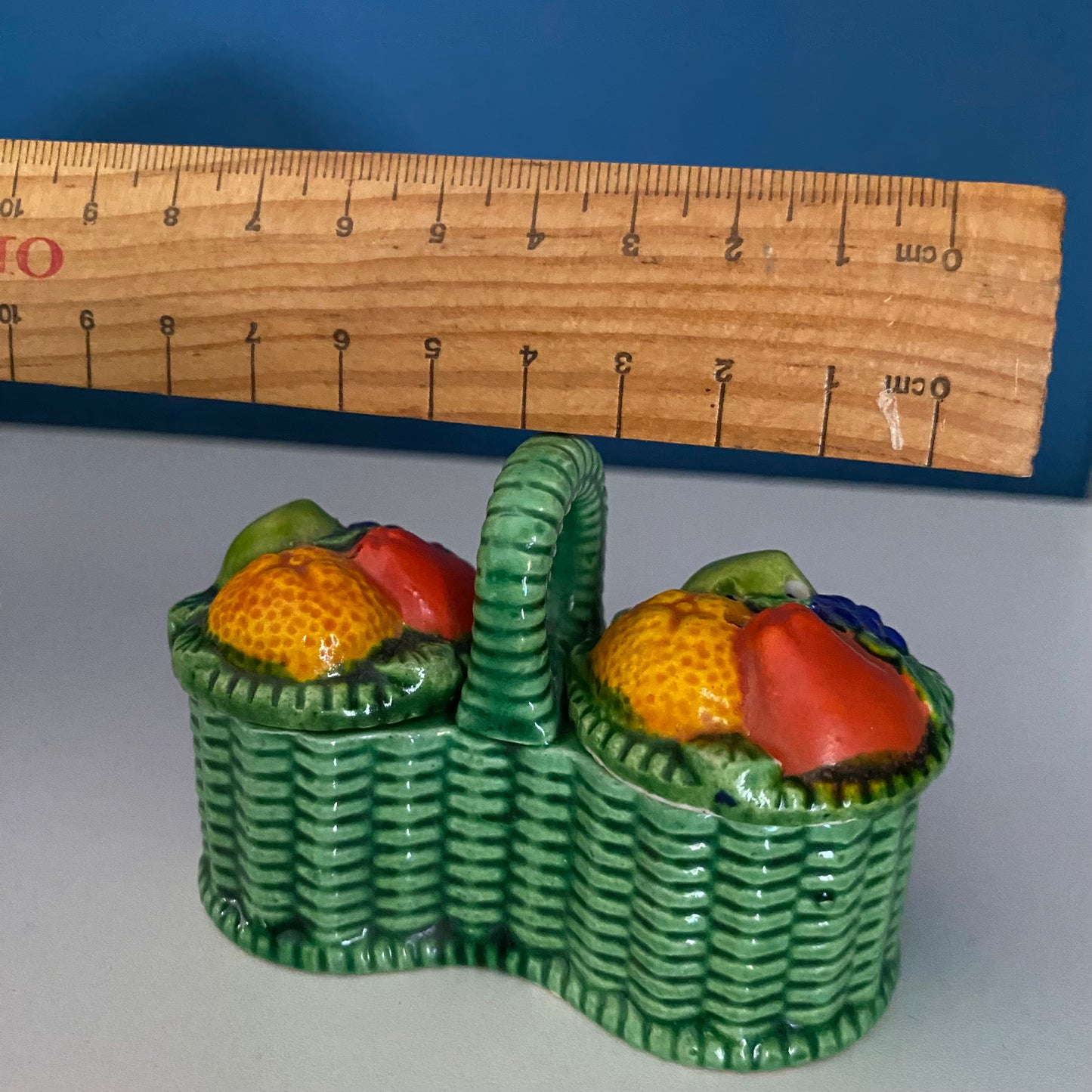 Vintage MARUTOMO WARE Baskets of Fruit Salt & Pepper