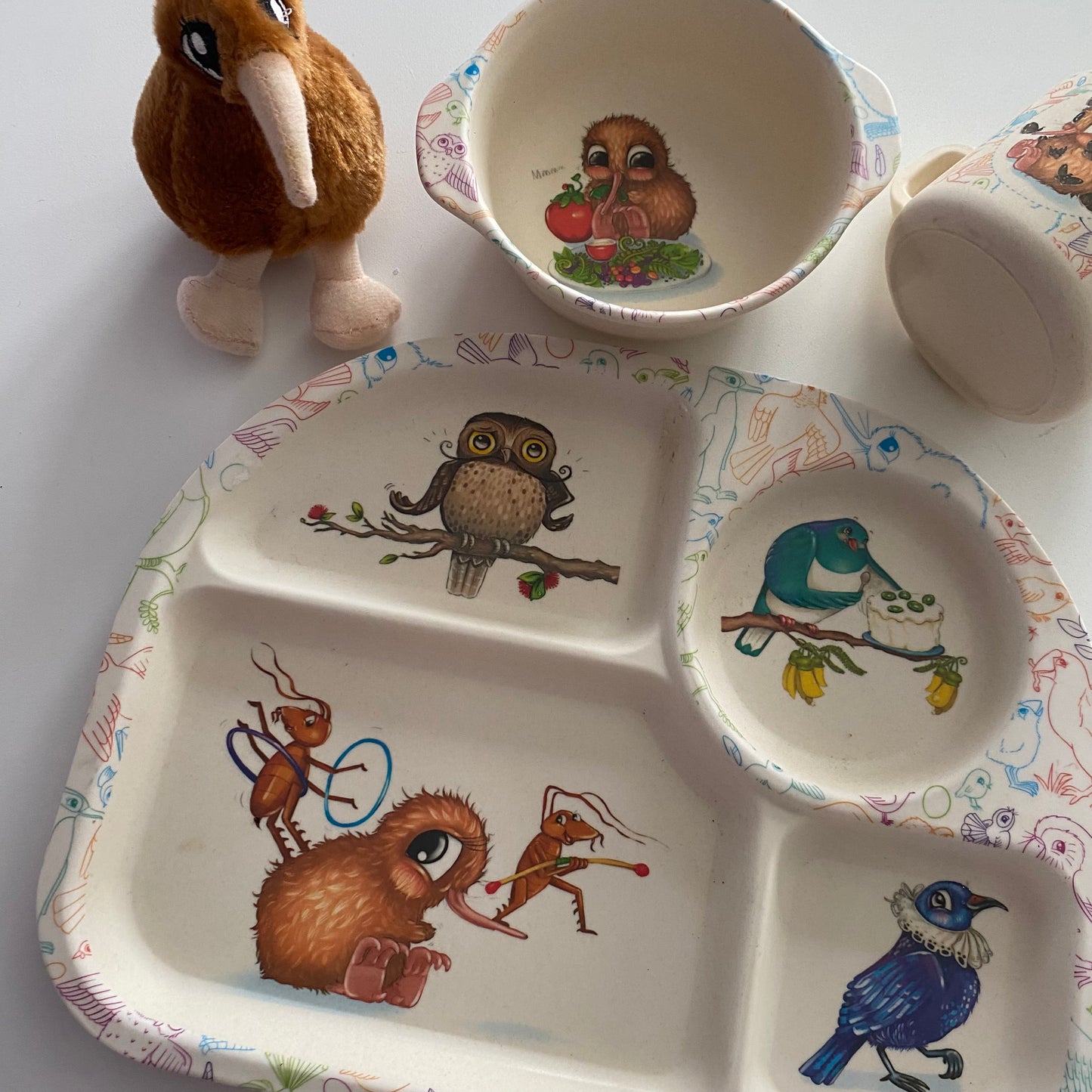 Kuwi The Kiwi Melamine Dinnerware Set & Plush