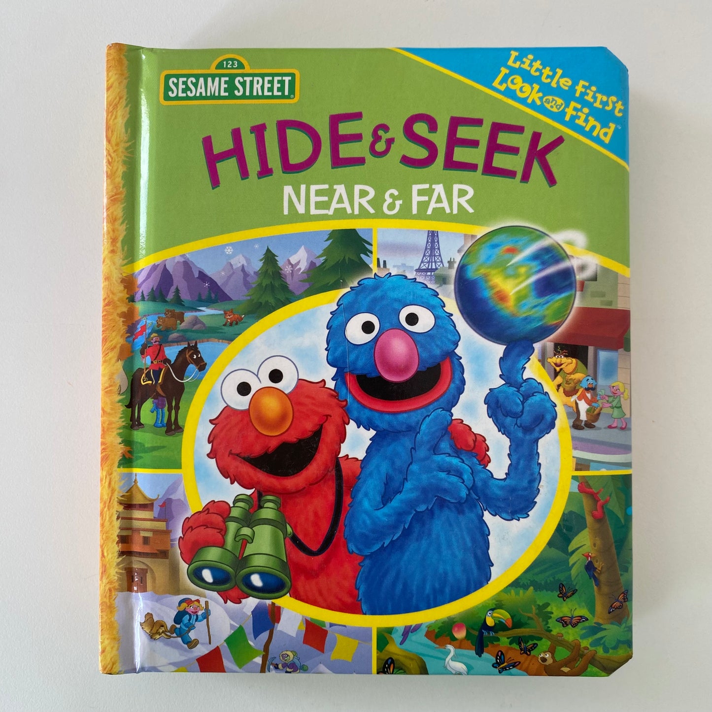 Sesame Street Look & Find Book