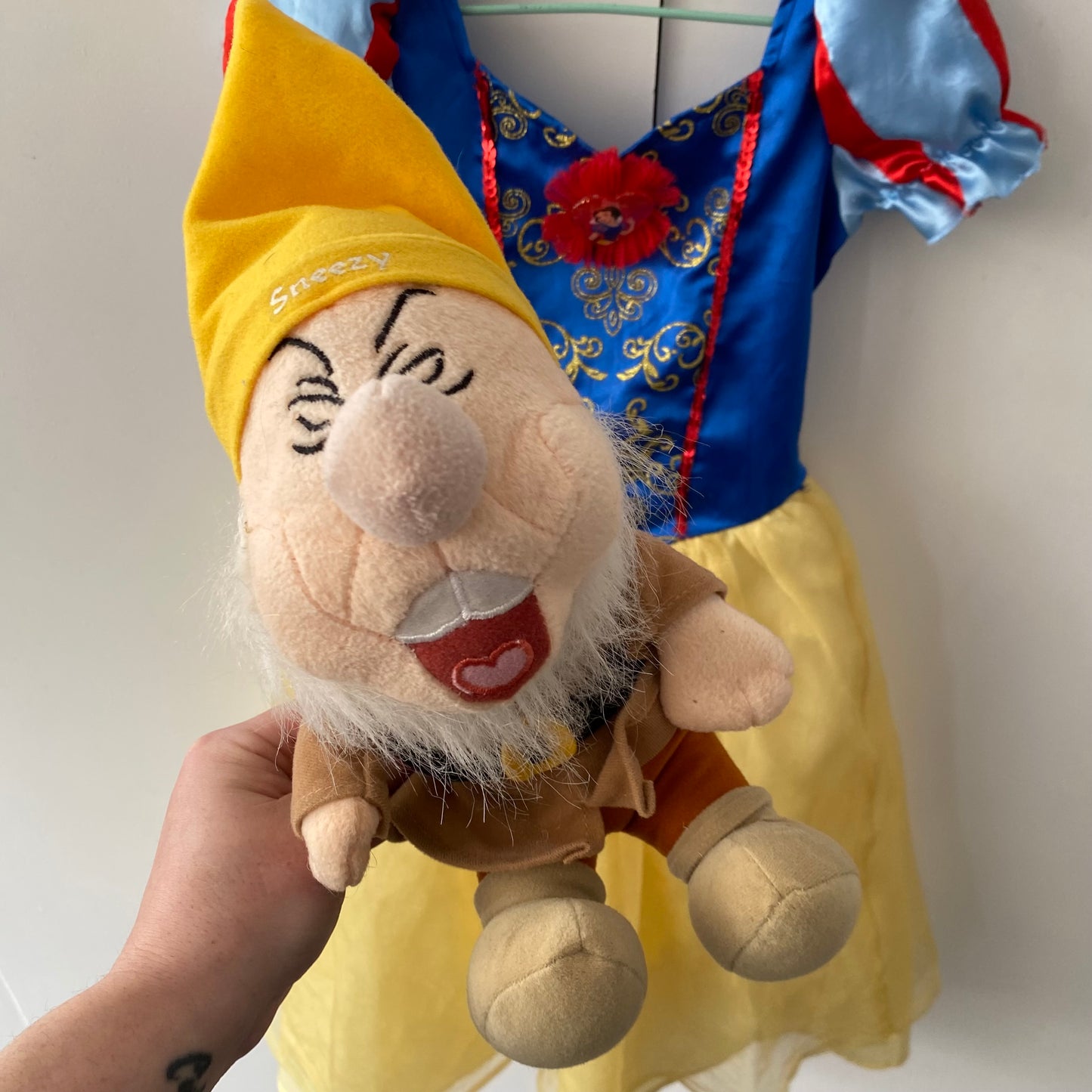Disney Snow White Costume & Dwarf Plush - Size 2-5Y