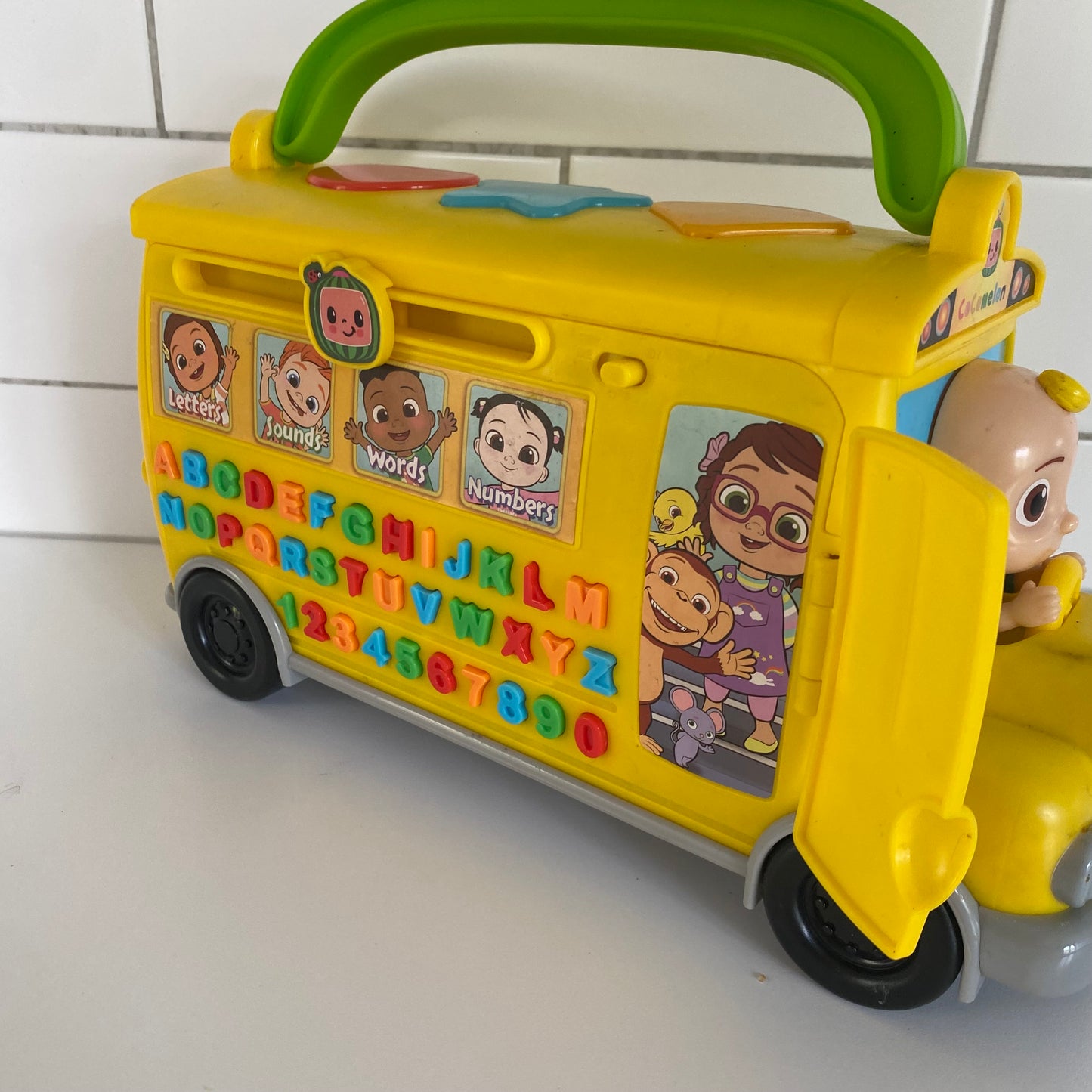 CoComelon Musical Learning Bus