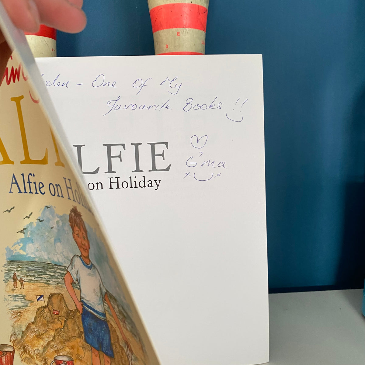 Shirley Hughes Alfie On Holiday Book