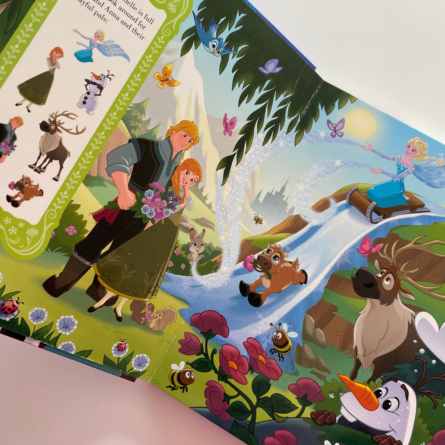 Disney Frozen First Look & Find Book