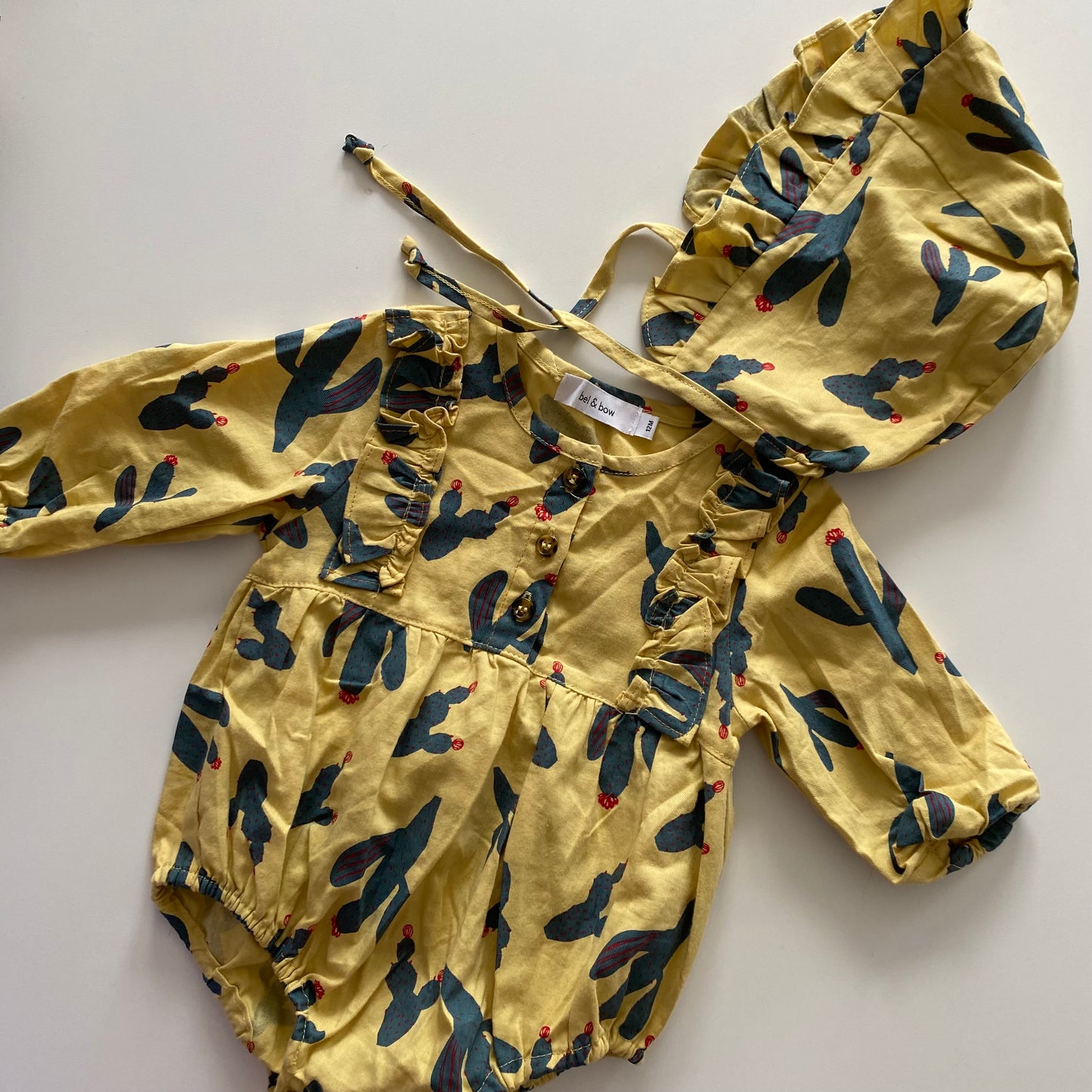 Bel&Bow Romper & Bonnet - Size 12M