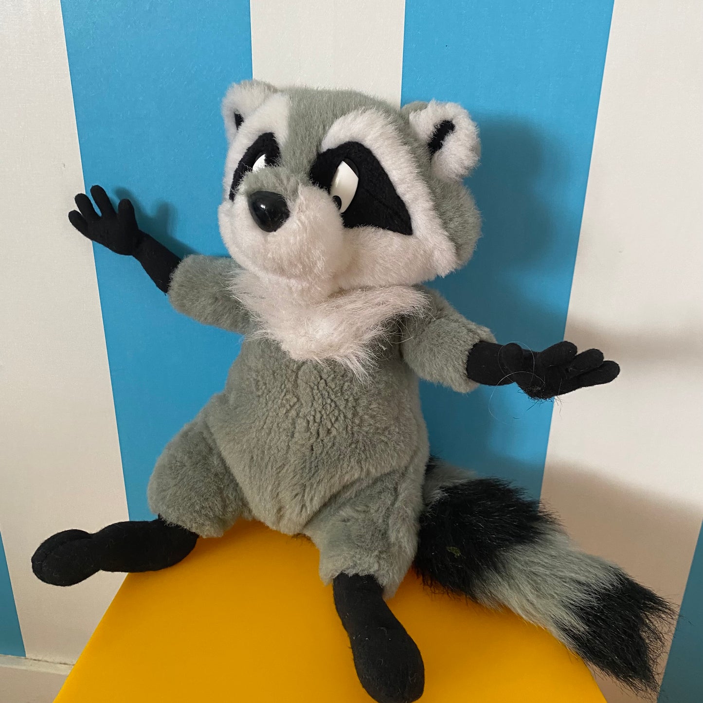 Disney 1995 Vintage Pocahontas Meeko Racoon Chattering Plush