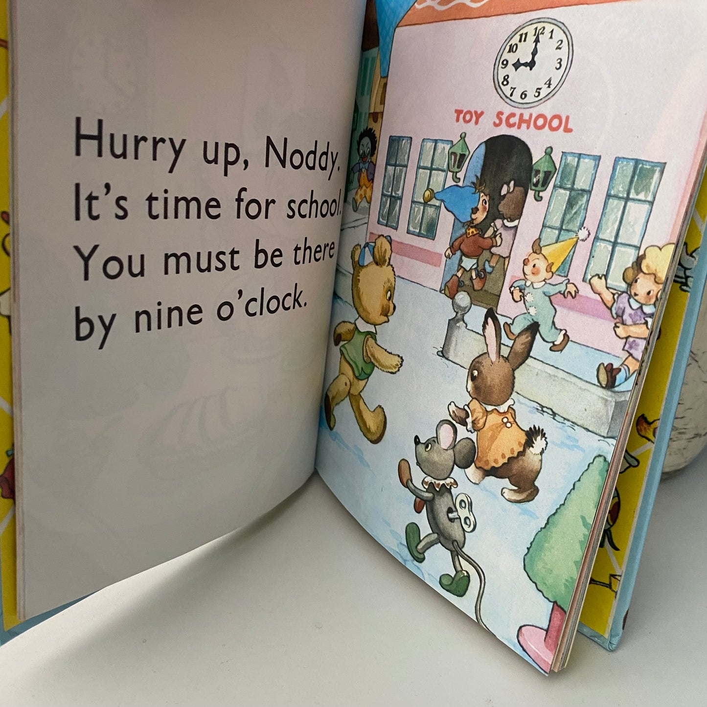 Vintage Learn To Tell The Time With Noddy Book