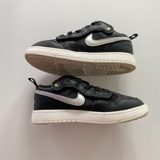 Nike Jordan - Size 1