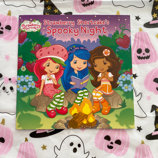 Strawberry Shortcake Spooky Night Book