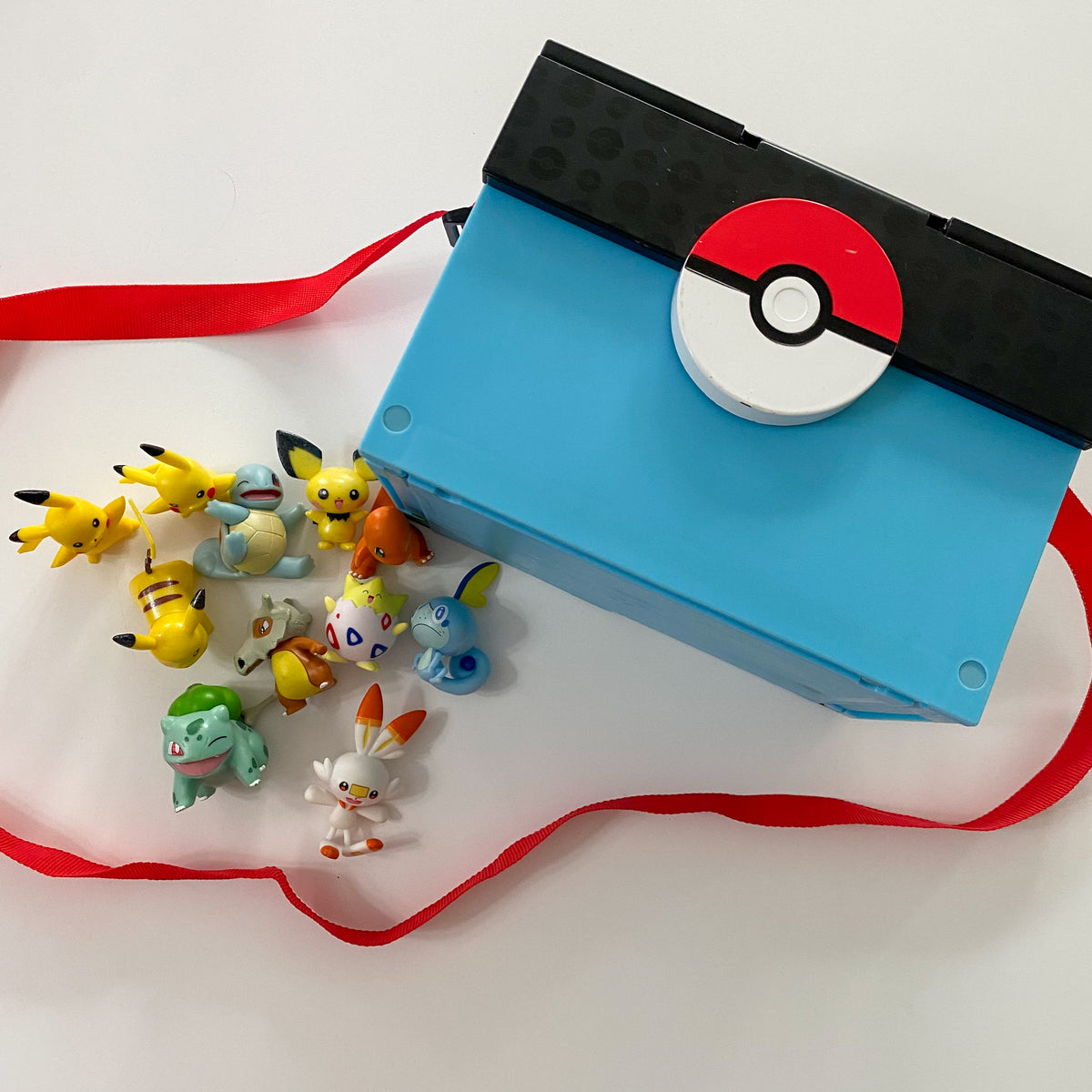 Pokémon Volcano Carry Case Playset & Figures