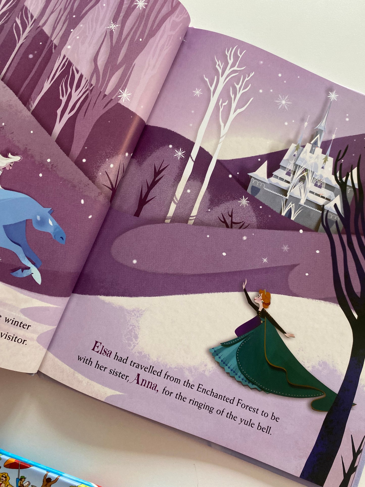 Disney Frozen Anna Elsa & The Enchanting Holiday Book