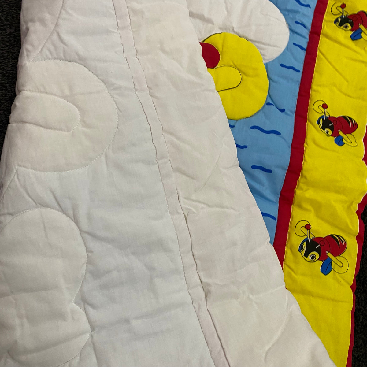 Vintage Buzzy Bee Cot Quilt & Pillow