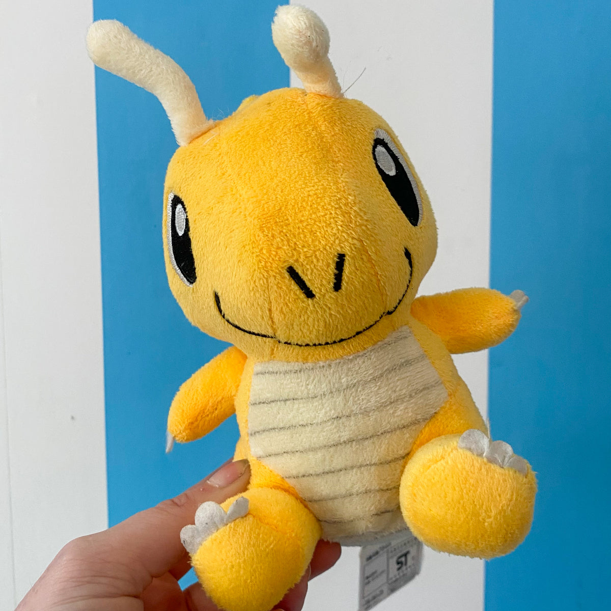 Pokémon Dragonite Plush (NEW)