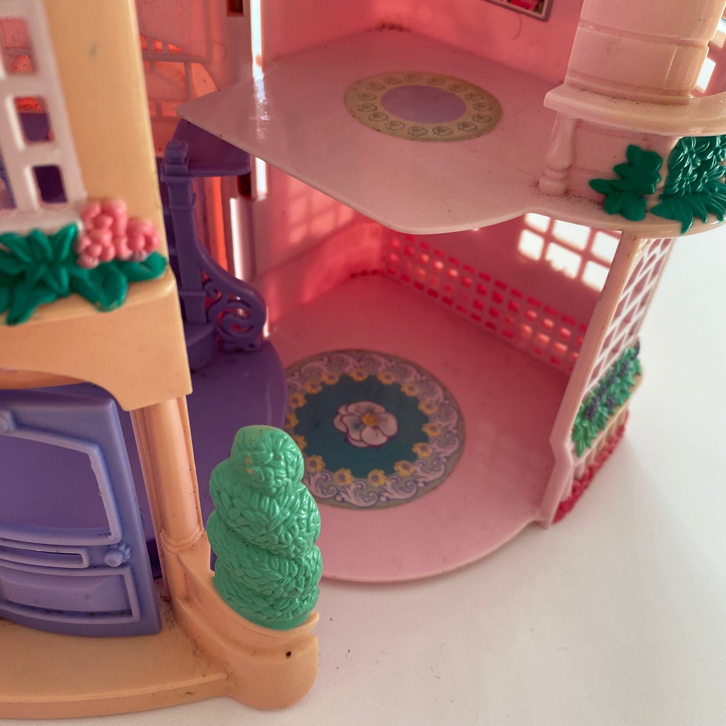Vintage 2001 Fisher-Price Loving Family Sweet Streets Townhouse Mansion