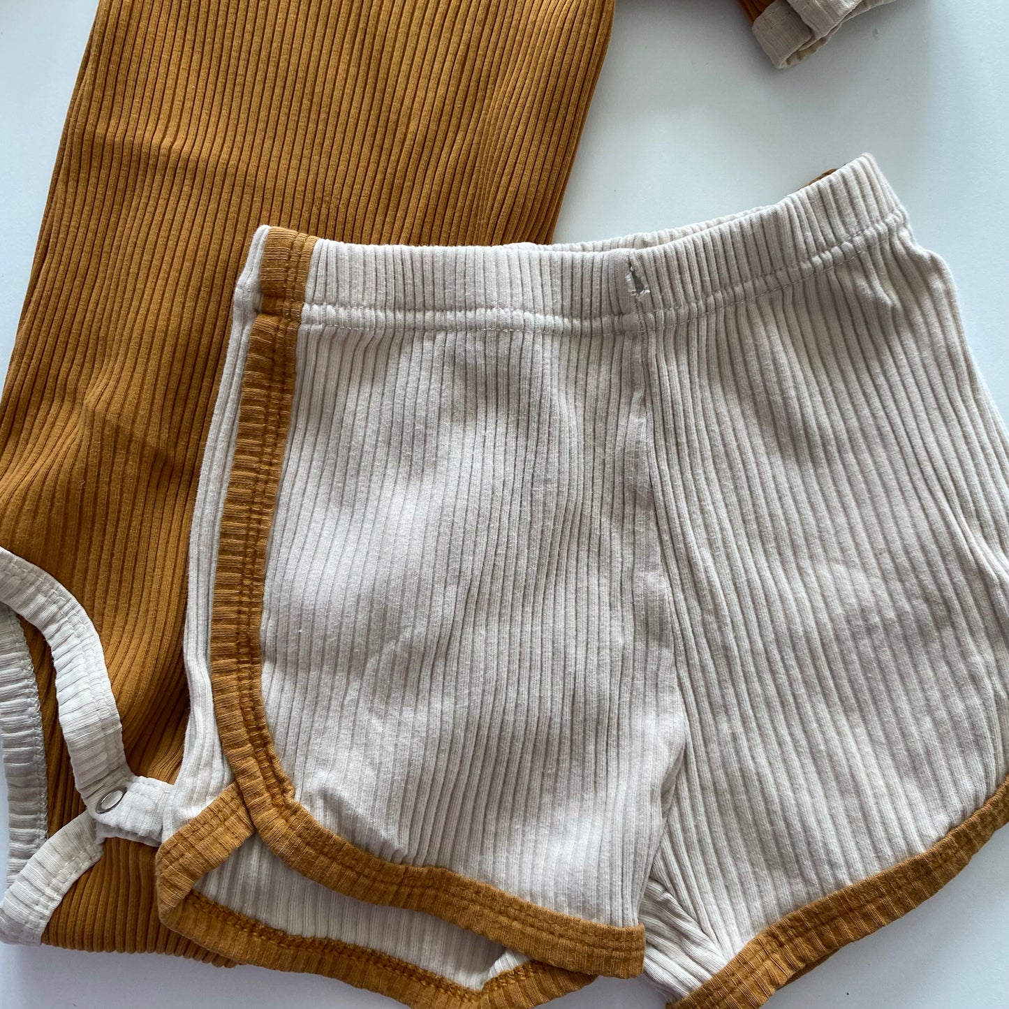 Bel&Bow Rib Bodysuit & Shorts - Size 1