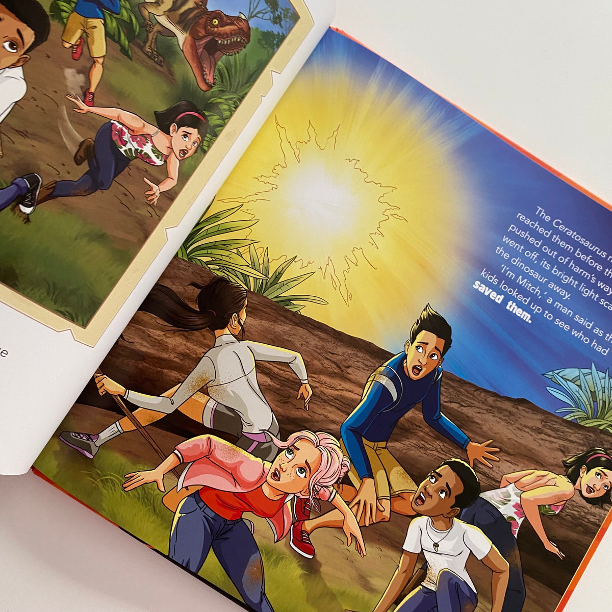 Jurassic World Hidden Hunters Book