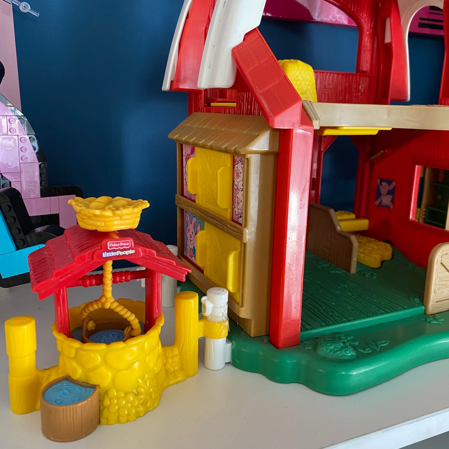 Fisher Price Little People 2005 Barn