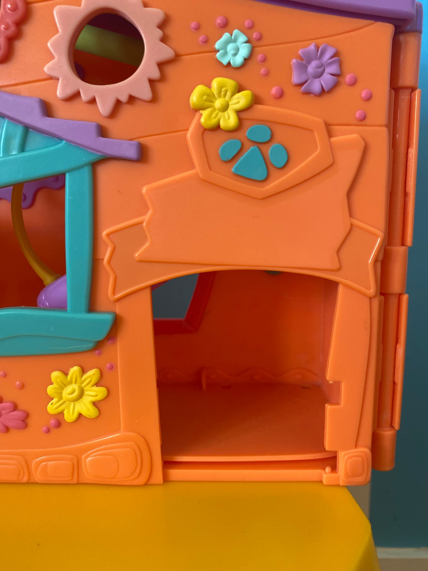 Littlest Pet Shop 2007 Club Tree House