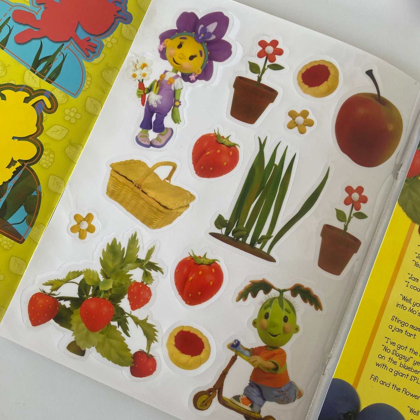 Reusable Sticker Scene Book - Fifi & The Flower Tots (NEW)