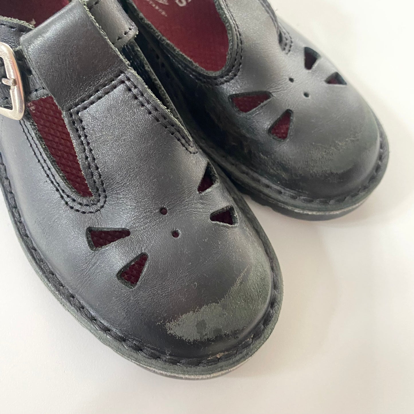 McKinlay Shoes - Size 2