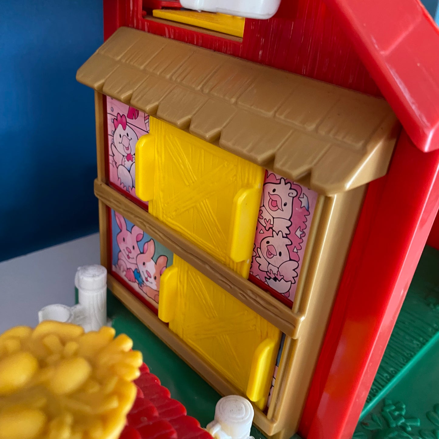 Fisher Price Little People 2005 Barn