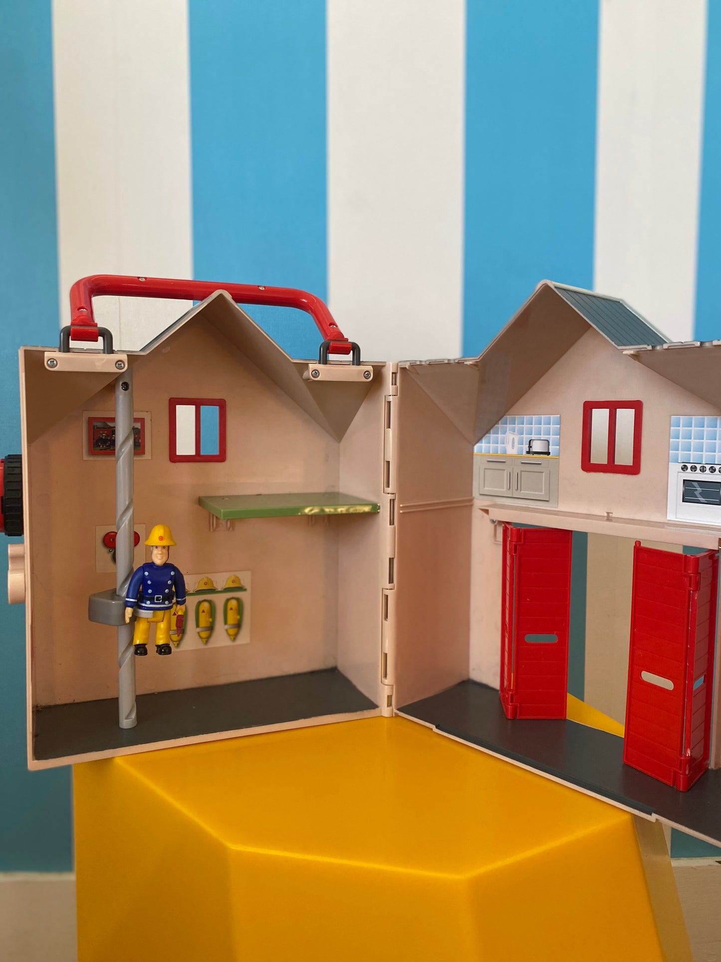 Fireman Sam Carry House & Figure