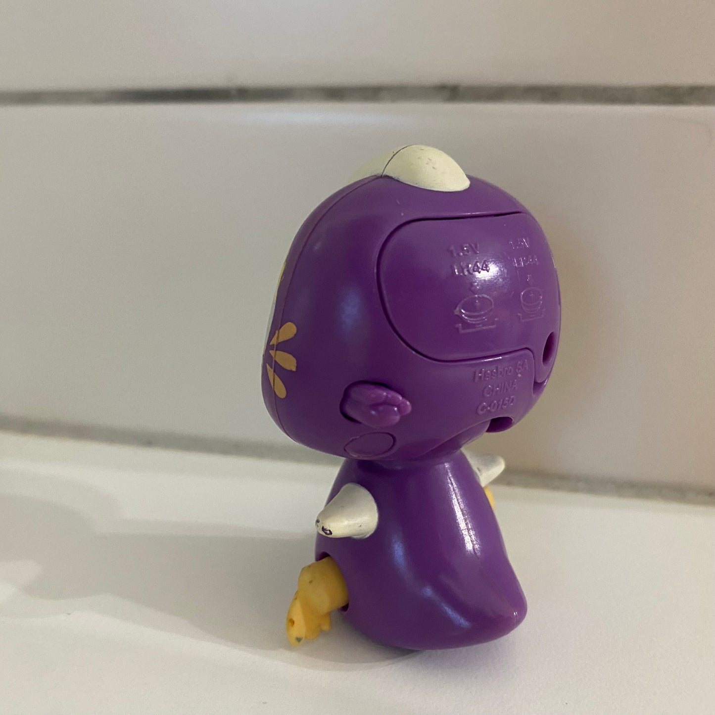 Littlest Pet Shop #2460 Walkable Penguin