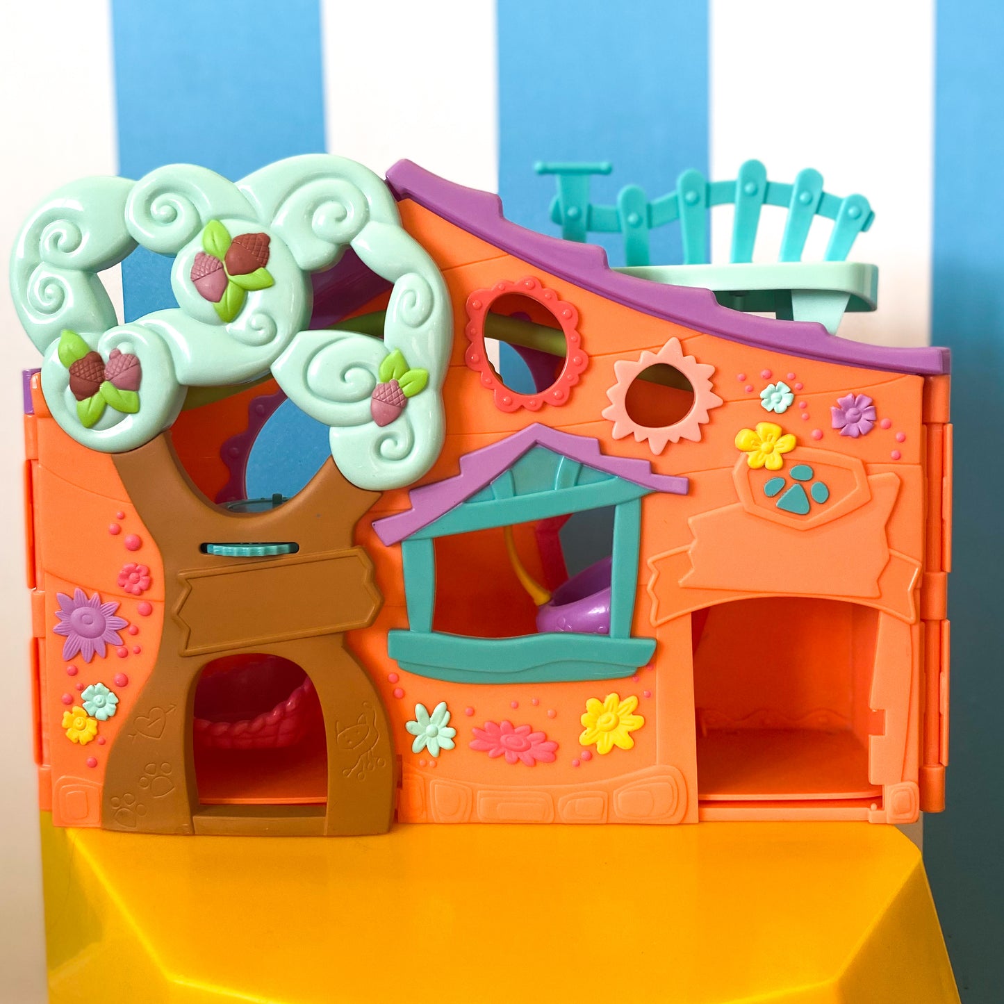 Littlest Pet Shop 2007 Club Tree House