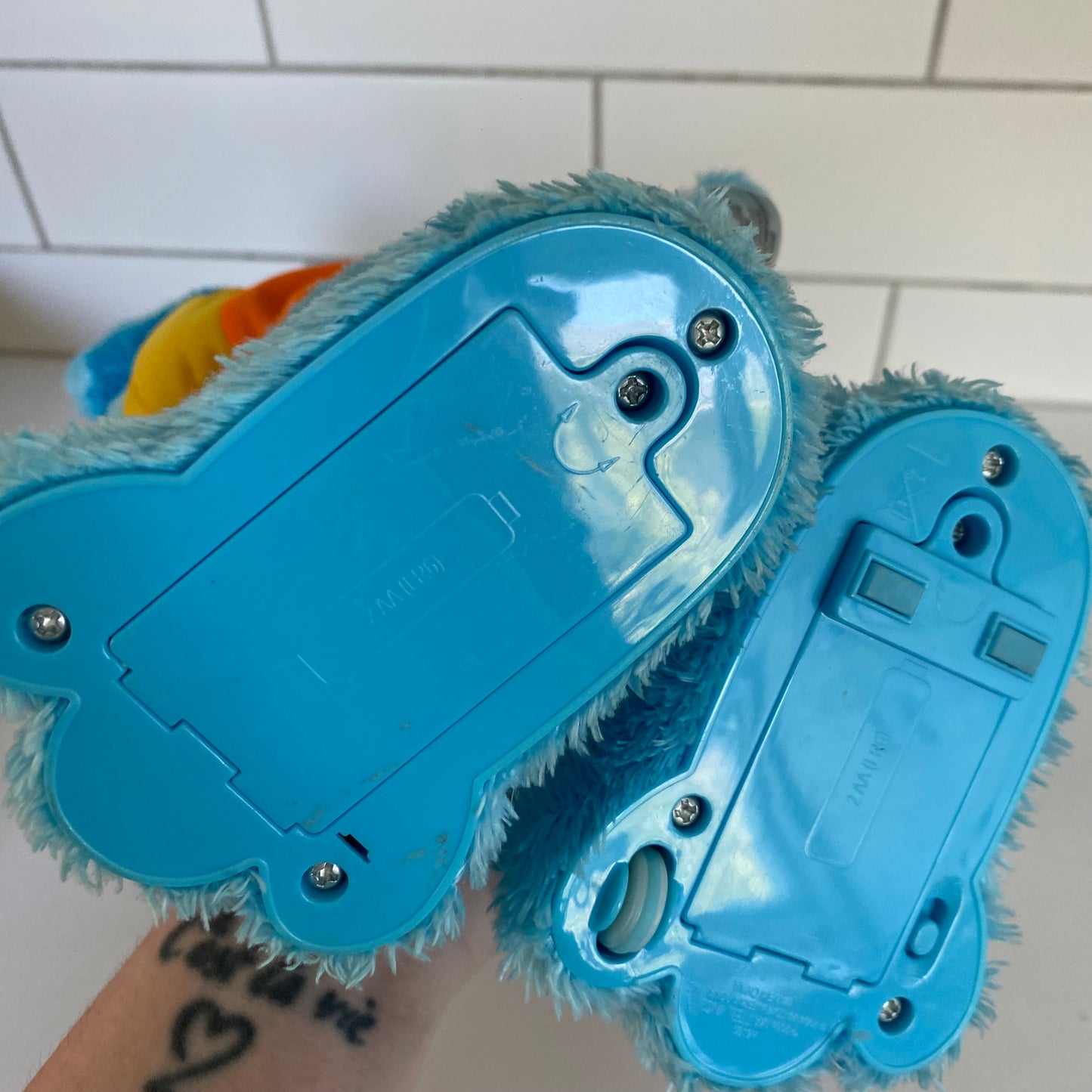 Fisher Price 2005 Chicka Chicka Conga Dancing Blues Clues