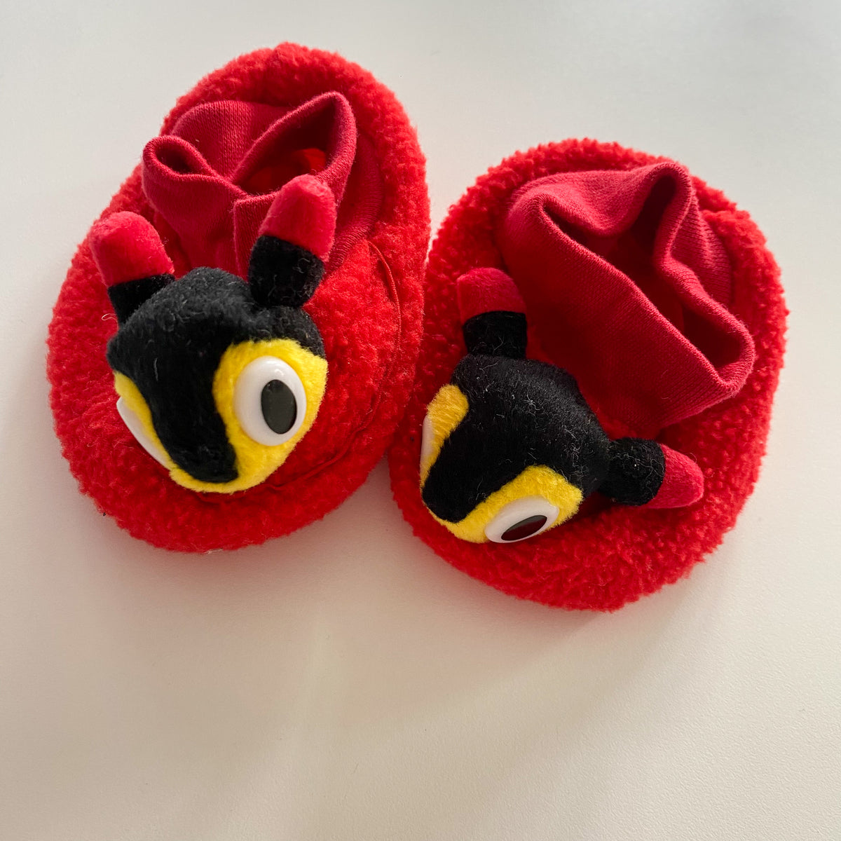 Vintage Buzzy Bee Plush Slippers - Size 6M