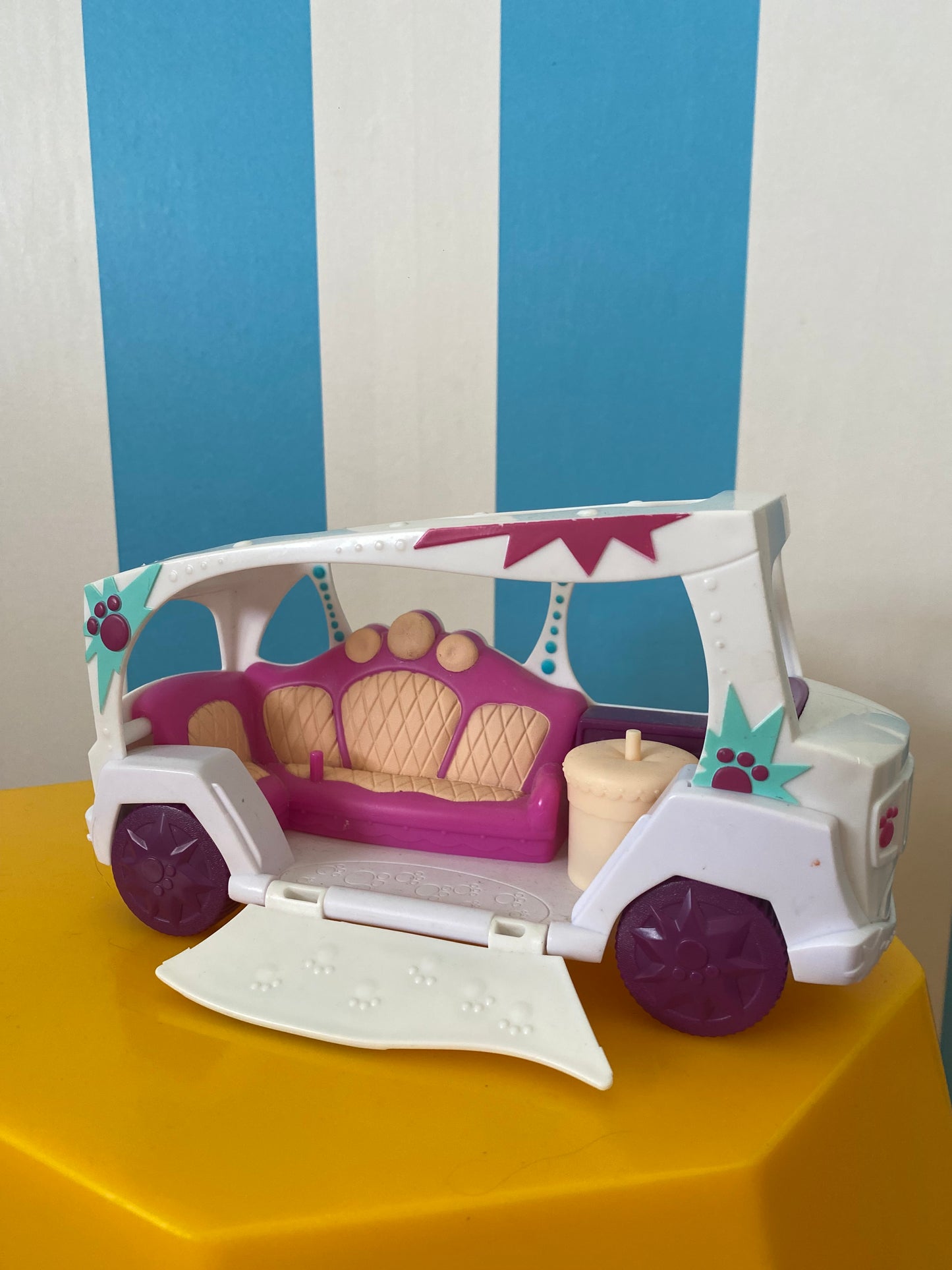 Littlest Pet Shop 2011 Limo