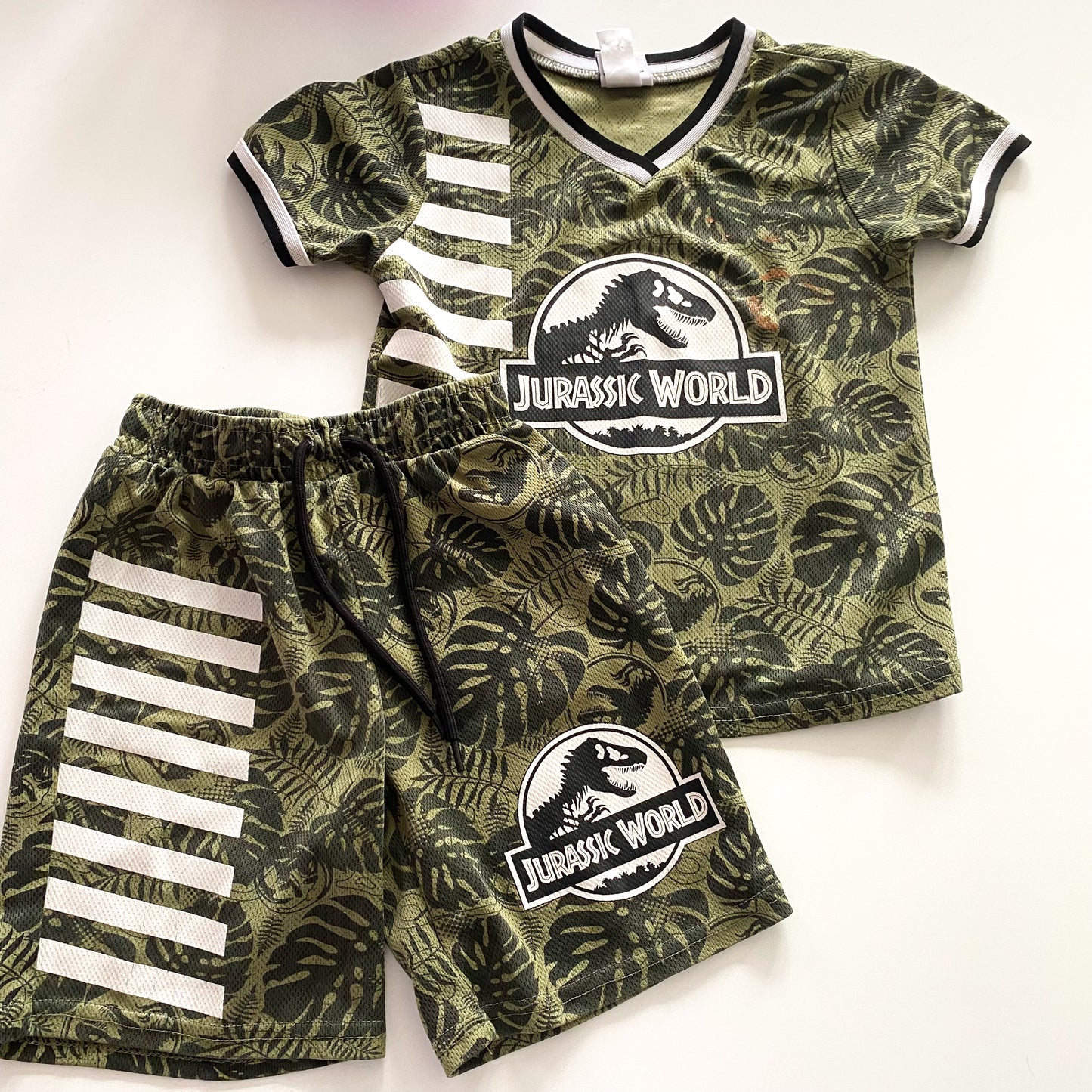 Jurassic World Set - Size 3-4Y