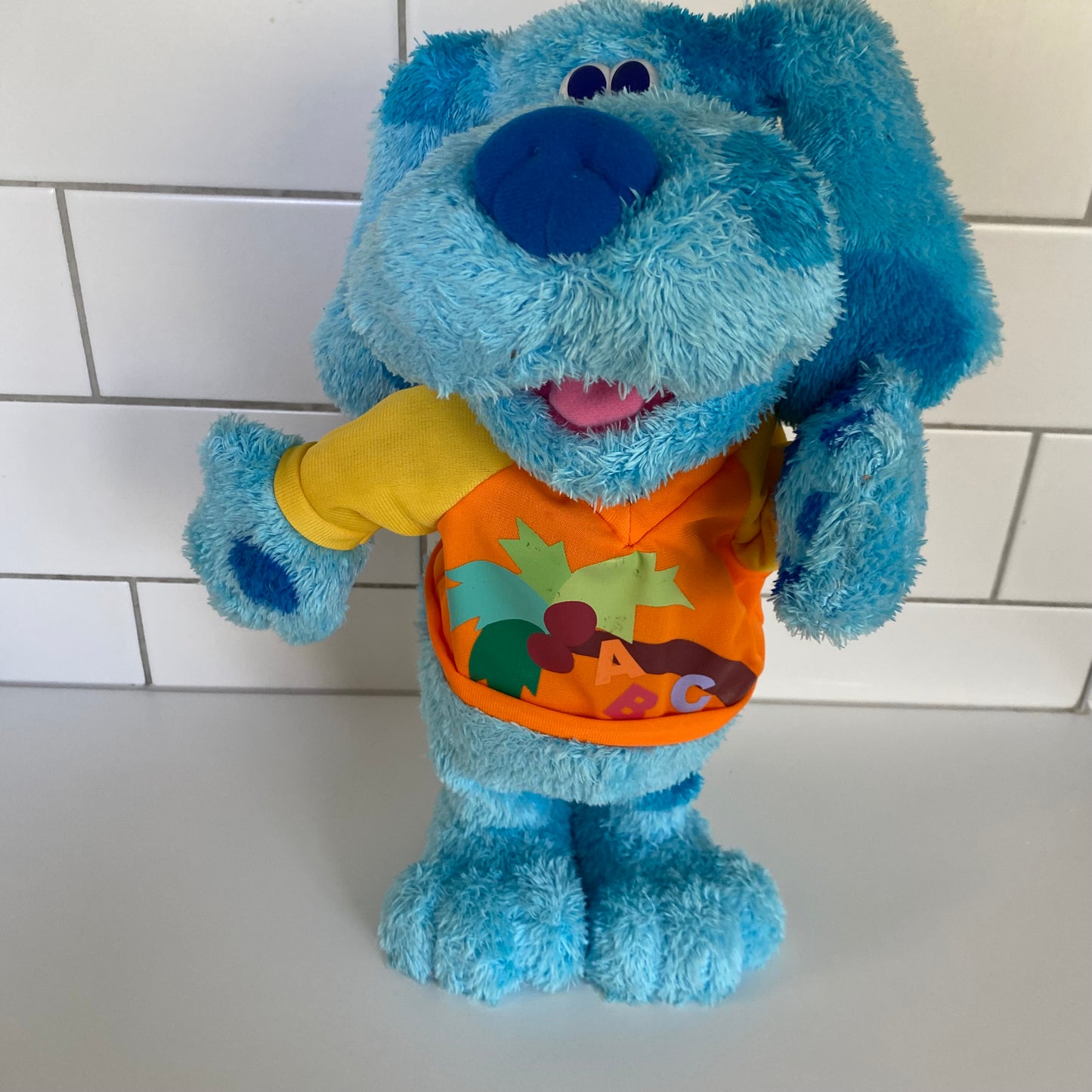 Fisher Price 2005 Chicka Chicka Conga Dancing Blues Clues