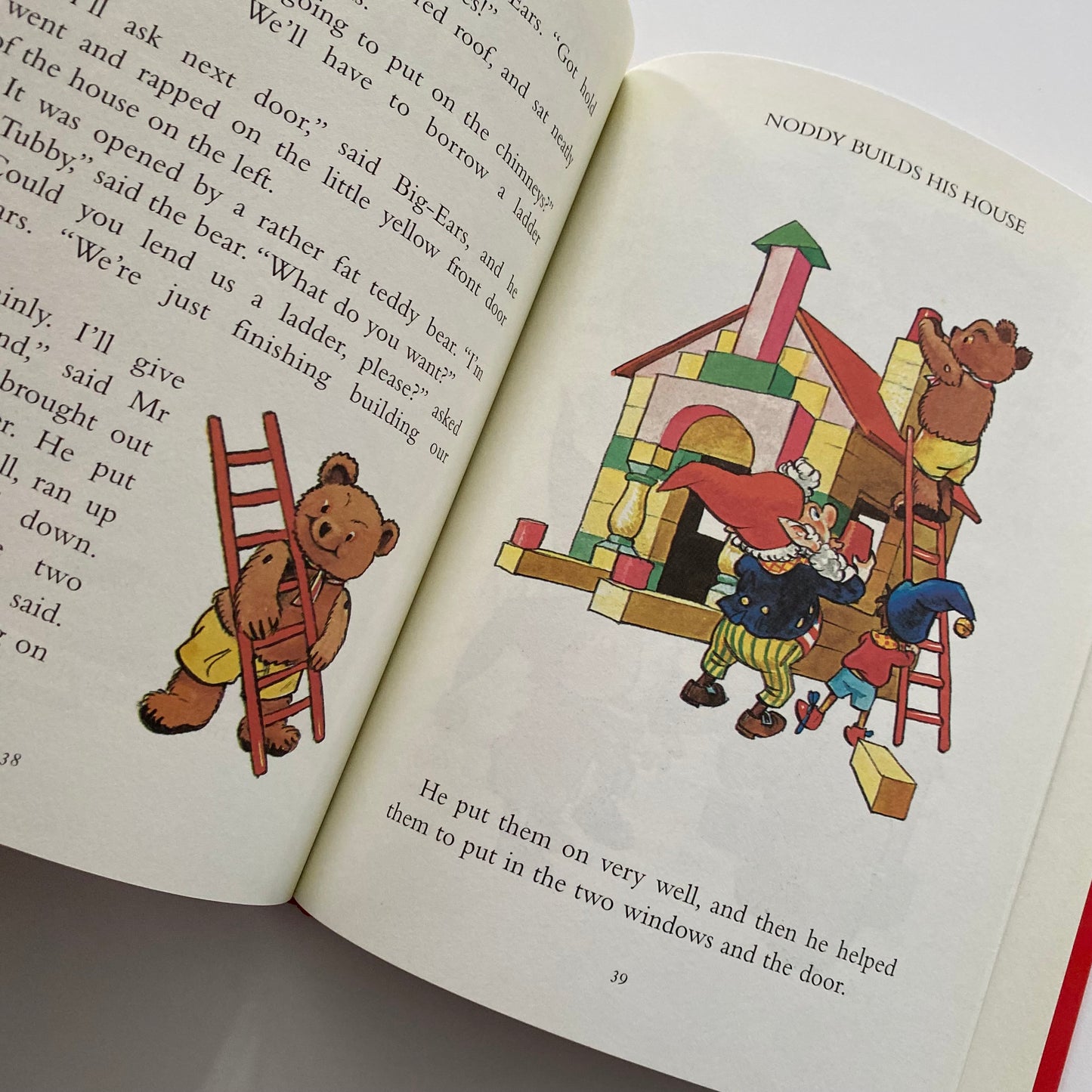 Enid Blyton Noddy Goes To Toyland Book