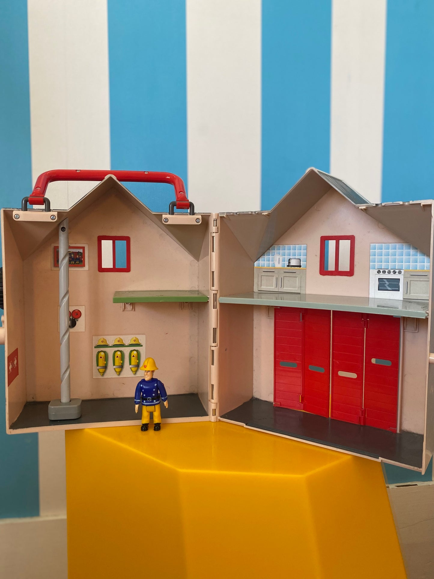 Fireman Sam Carry House & Figure