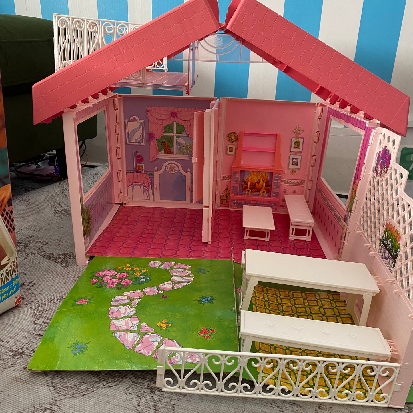 Vintage Barbie Fold ‘N Fun House
