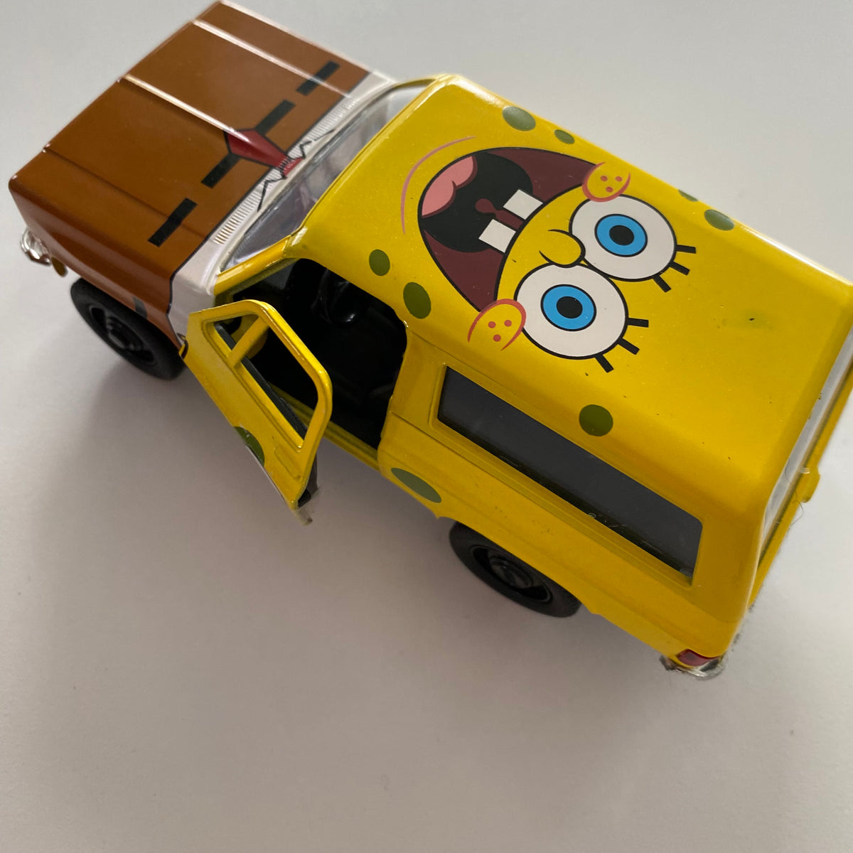1:32 scale Jada Toys 
SpongeBob Diecast Vehicle