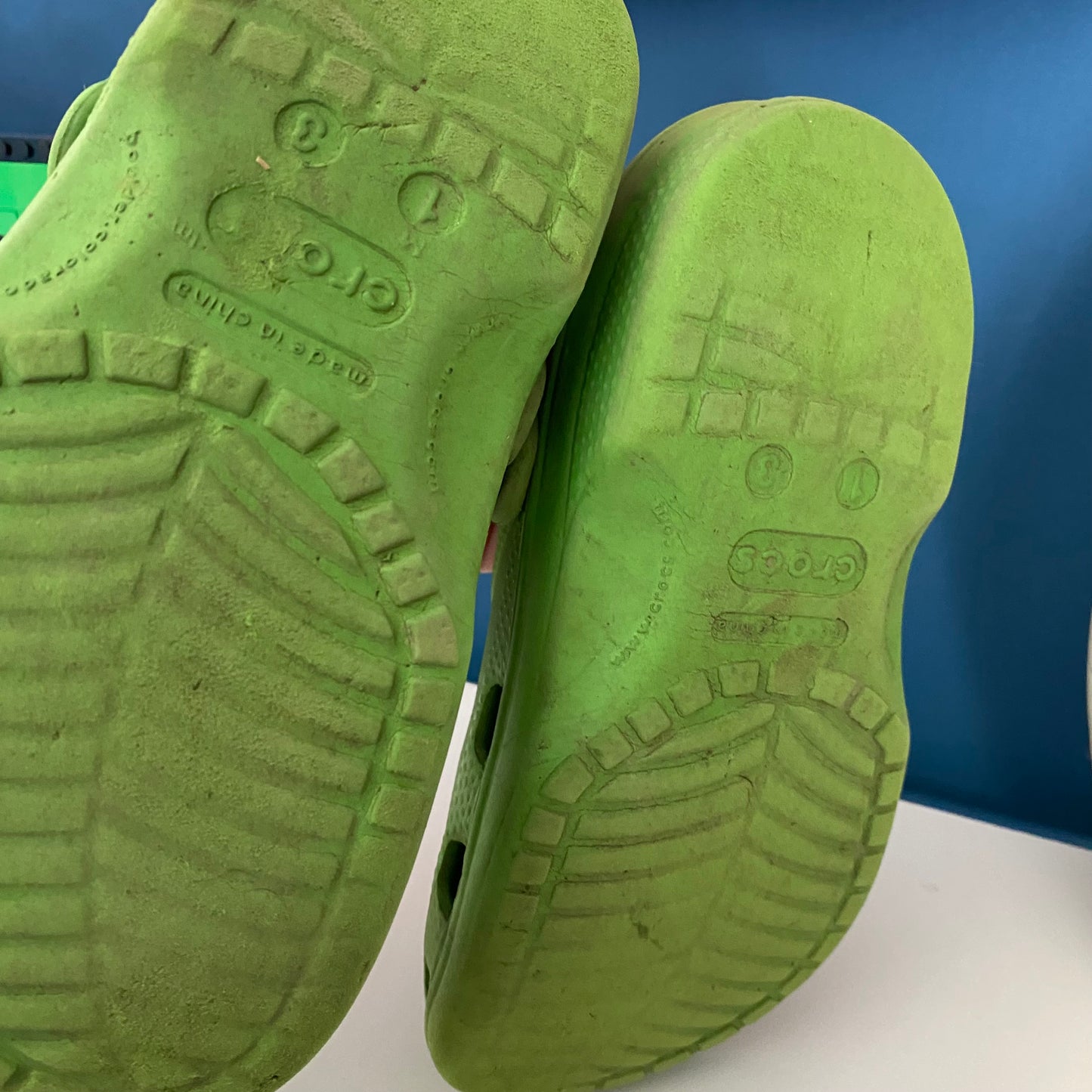 Crocs - Size 1M 3F