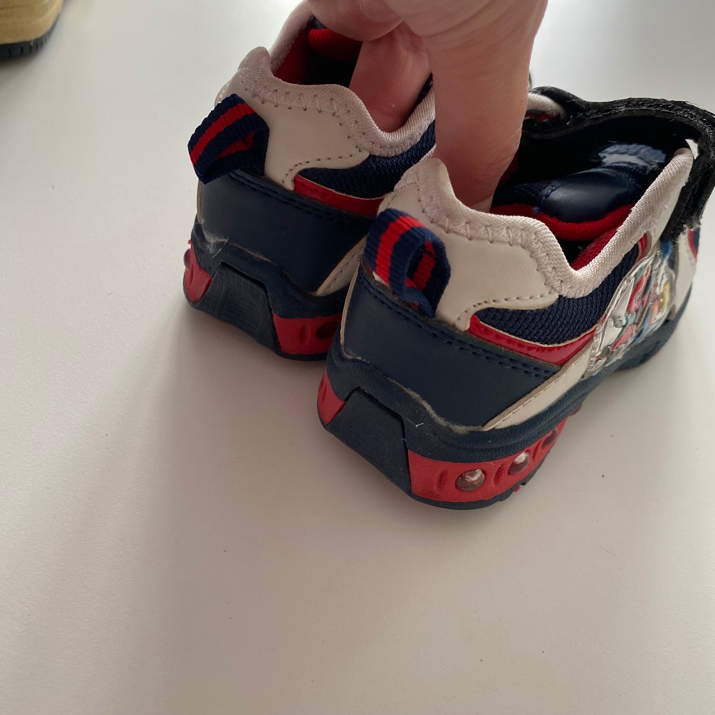 Sesame Street Elmo Light Up Sneakers - Size 5