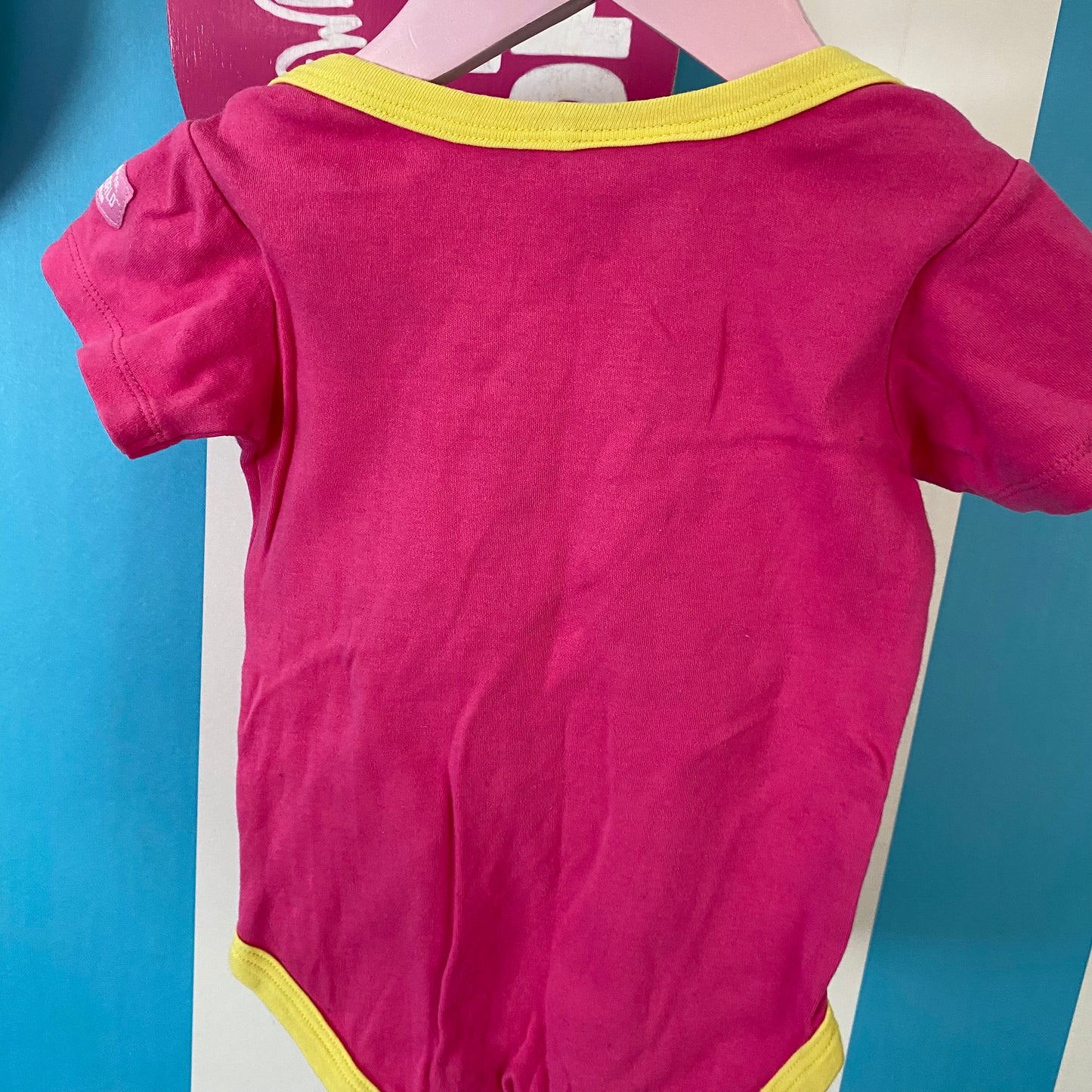 Movie World Loony Tunes Tweety Bodysuit - Size 6-12M