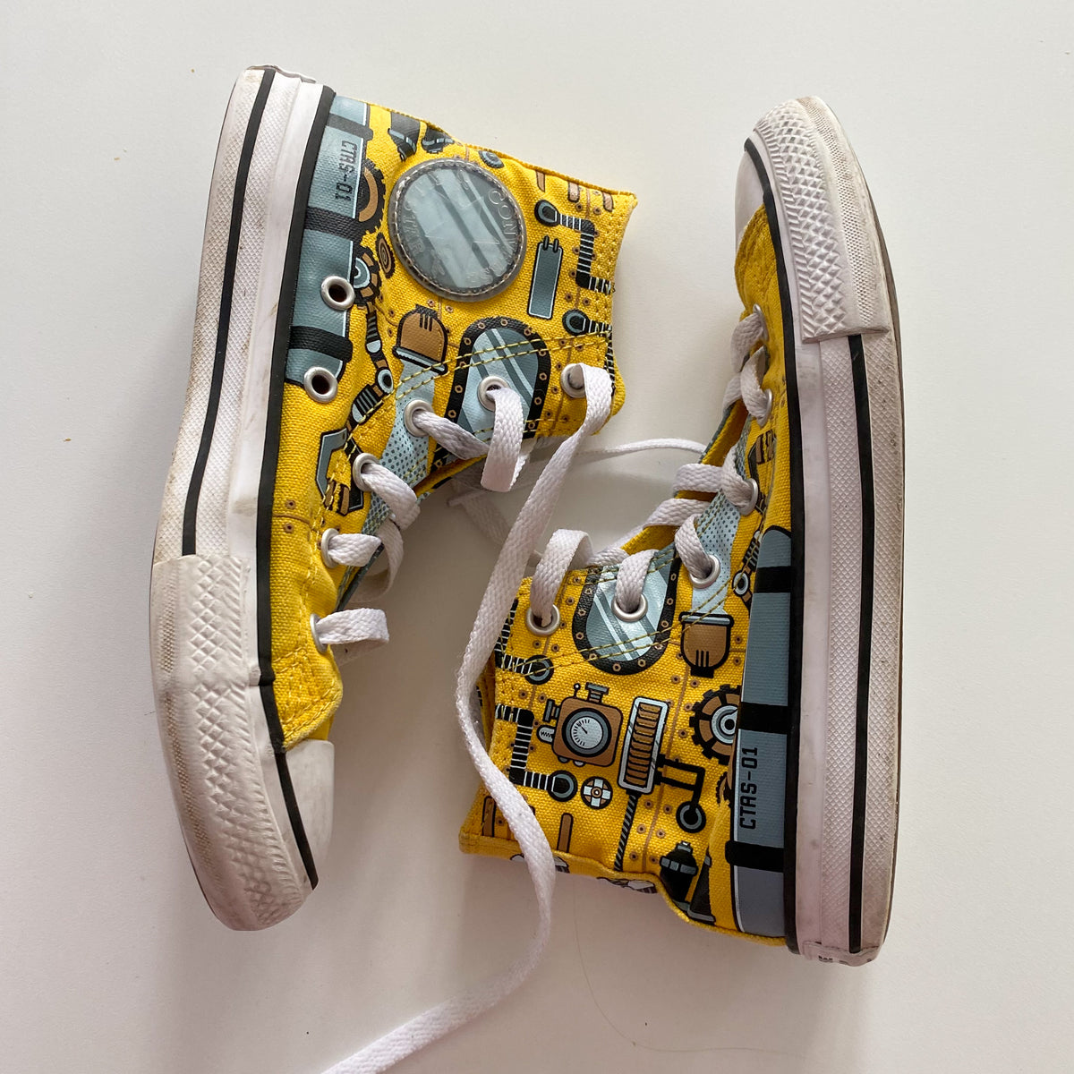 Summer Submarine Converse - Size 1