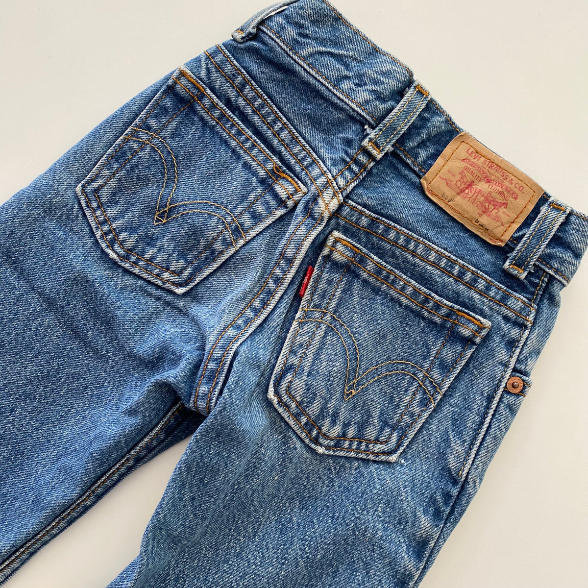Levi’s 550 Relaxed Fit Jeans - Size 5