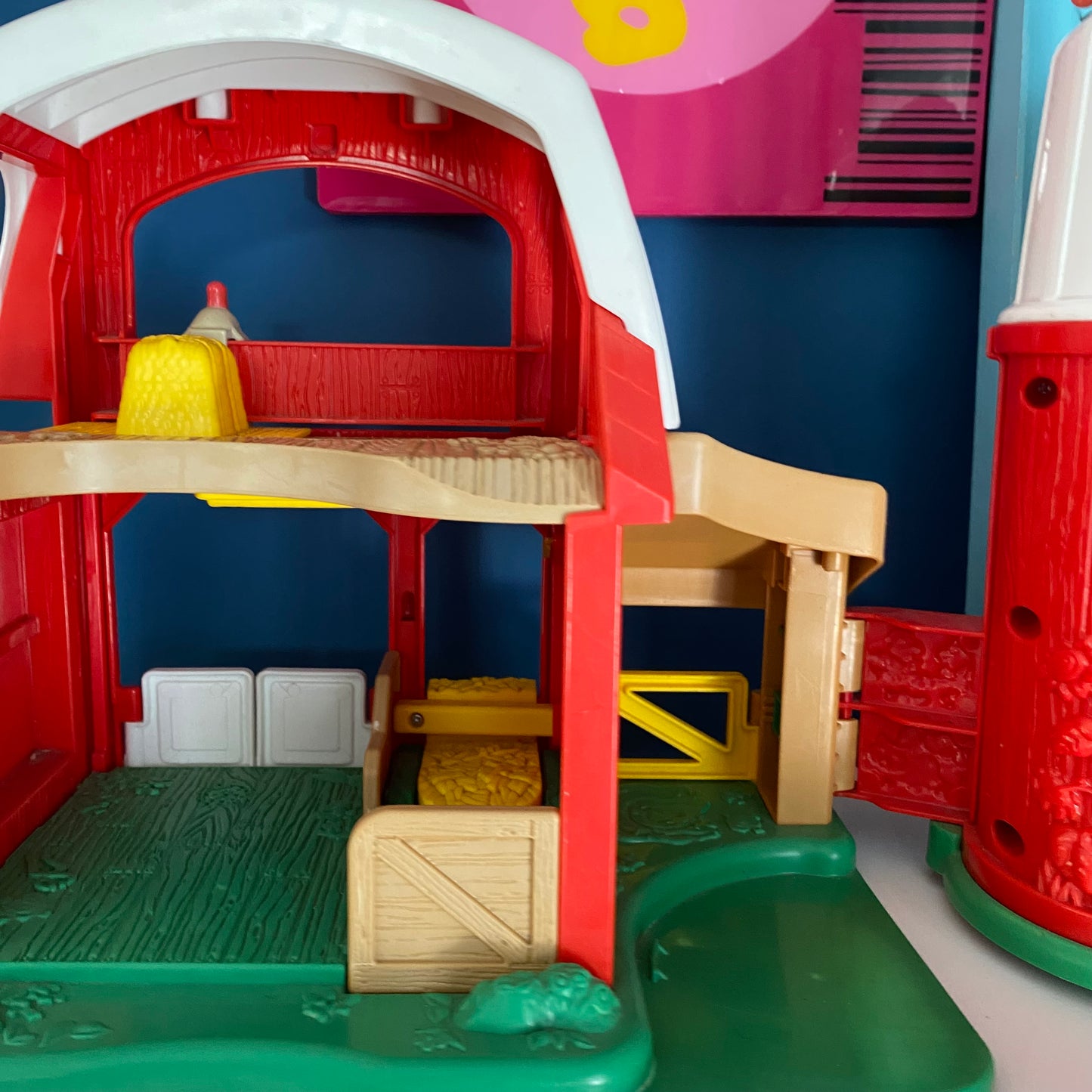 Fisher Price Little People 2005 Barn