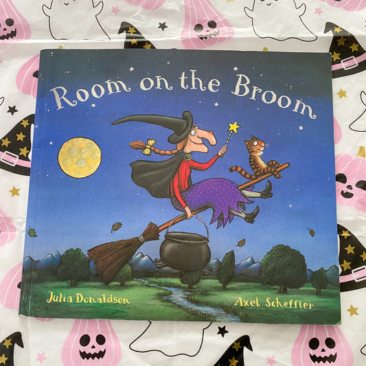 Julia Donaldson Axel Scheffler Room On The Broom Book