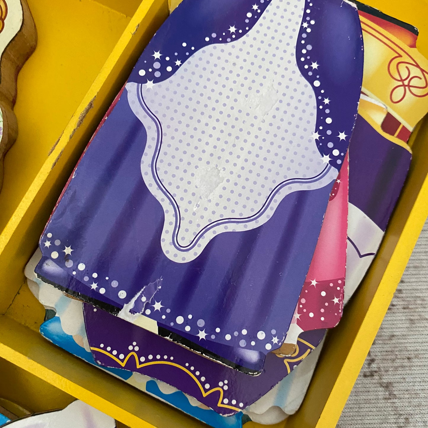 Melissa & Doug Magnet Dress Up (FLAW)