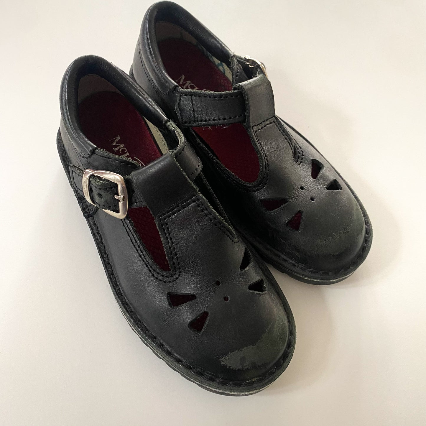 McKinlay Shoes - Size 2