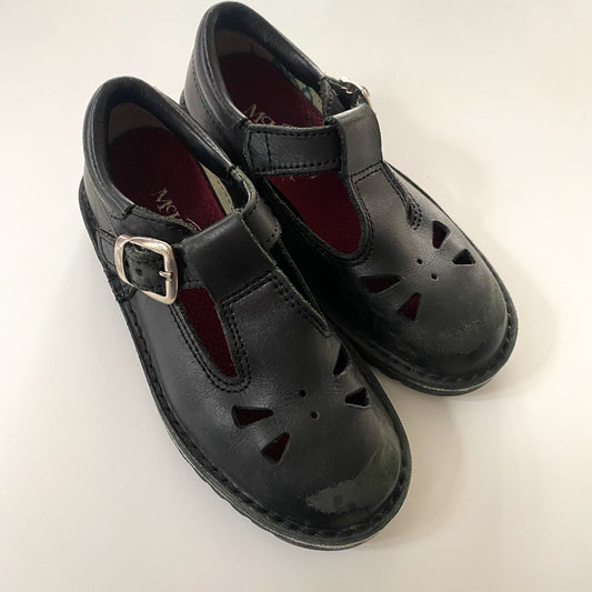 McKinlay Shoes - Size 2