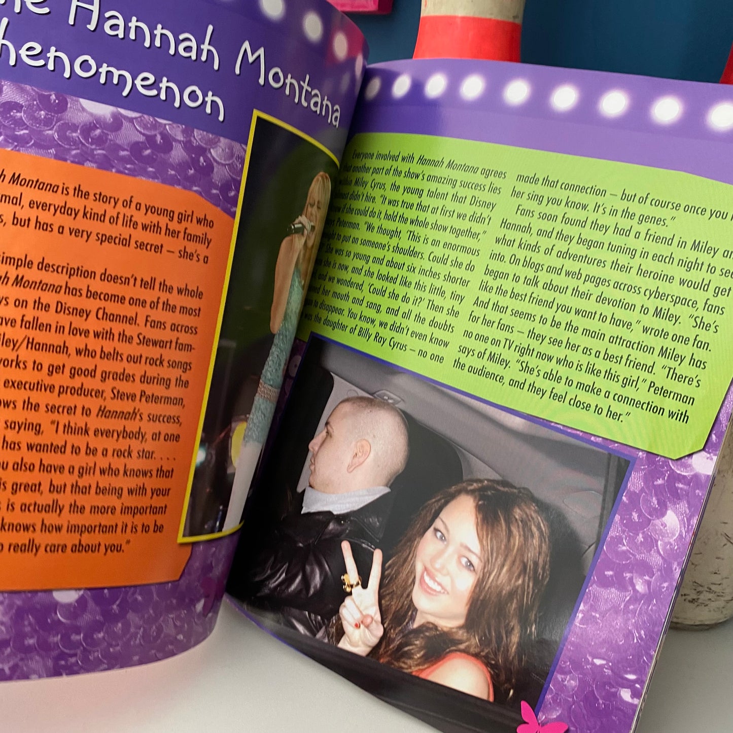 Star Scene Miley Mania! Book