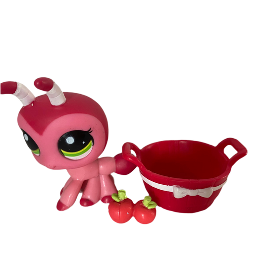 Littlest Pet Shop #2410 Blythe Red Ant & Accessories
